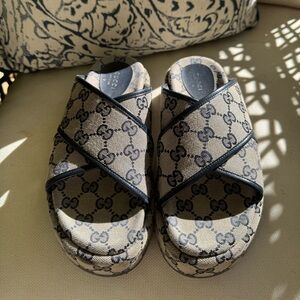 Gucci Kids Tan and Black Logo Sandals